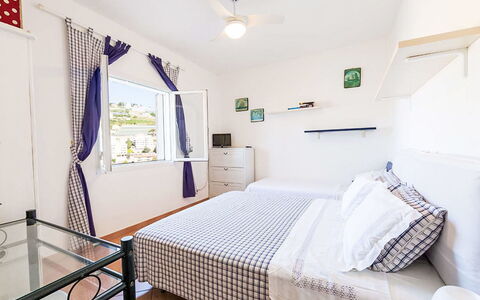 Villetta Laura: Mueble, Diseño De Interiores, Cama, Habitación, Suelo, Piso, Habitación, Textil, Casa, Techo