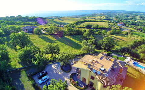 I Gigli di Montefiascone: Fotografía Aérea, Vista Panorámica, Paisaje Natural, Propiedad, Área Rural, Paisaje, Hill Station, Fotografía, Bienes Raíces, Inmuebles