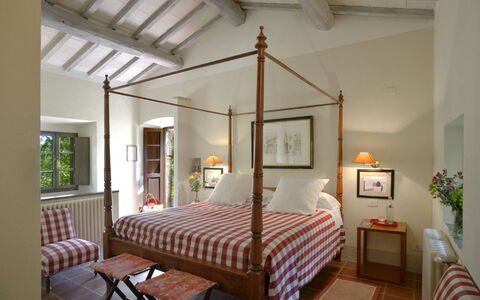 Casa Di Lilli: Mueble, Diseño De Interiores, Habitación, Cama, Techo, Linos, Textil, Habitación, Lecho, Piso