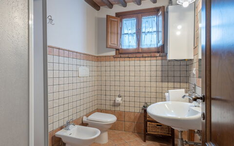 borghigiana-parrino-san-miniato-multiproperty-festa-bathroom