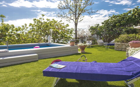 Villa Di Sofia: Propiedad, Hierba, Patio Interior, Ocio, Casa, Césped, Bienes Raíces, Yarda, Piscina, Árbol