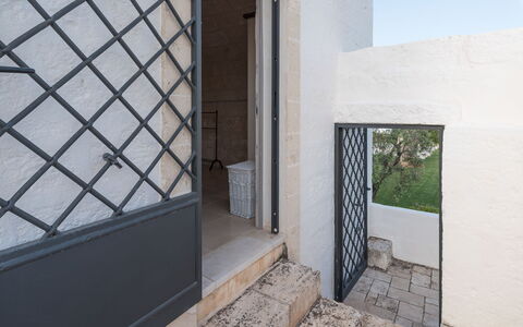 Masseria Villa Il Frantoio: Propiedad, Pared, Arquitectura, Habitación, Casa, Edificio, Bienes Raíces, Suelo, Loseta, Diseño De Interiores