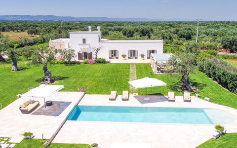 Masseria Villa Il Frantoio: Propiedad, Casa, Inmuebles, Barrio Residencial, Edificio, Bienes Raíces, Piscina, Hierba, Casa, El Terreno Del Lote