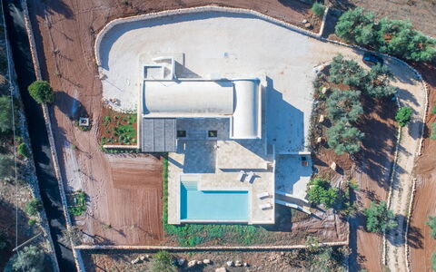 Villa Amelia: Planta, Azur, Diseño Urbano, Barrio Residencial, Paisaje, Fachada, Bienes Raíces, Ciudad, Árbol, Edificio