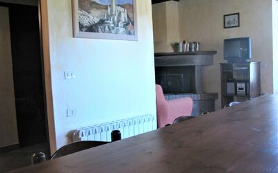 La Stella: Suelo, Habitación, Propiedad, Madera Dura, Suelos De Madera, Pared, Piso, Madera, Casa, Suelo Laminado