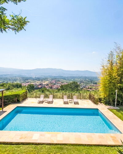 Podere Berrettino: Piscina, Azul, Recurso, Eco Hotel, Jardín, Sombra, Ocio, Mueble Para Exteriores, Paisajismo, Fuente De Agua