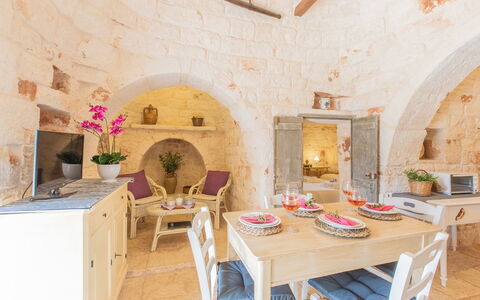 Trullo Del Mandarino: Propiedad, Habitación, Edificio, Diseño De Interiores, Mesa, Mueble, Casa, Bienes Raíces, Arquitectura, Comedor