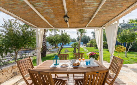 Trullo Suenn Con Piscina: Propiedad, Bienes Raíces, Porche, Edificio, Patio, Casa, Casa, Inmuebles, Habitación, Mueble