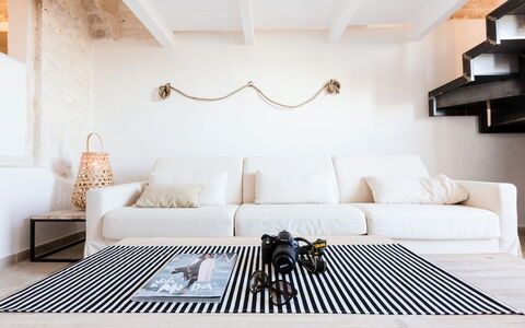 Vista Mare Da Zio Piero: Habitación, Mueble, Diseño De Interiores, Propiedad, Sala, Suelo, Pared, Mesa, Sofá, Techo