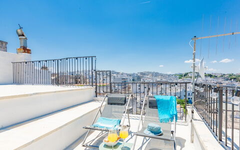 Solo Voi: Cielo, Edificio, Diseño Urbano, Sombra, Bienes Raíces, Fachada, Condominio, Cerca, Ocio, Arquitectura Naval