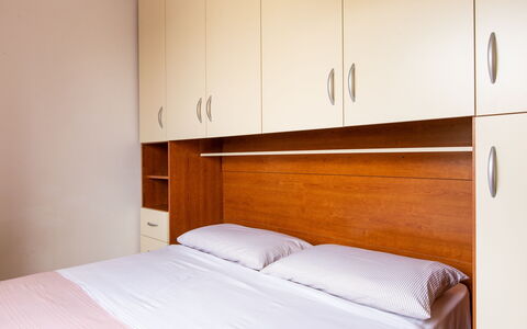 Prato Inglese Destro: Mueble, Comodidad, Gabinetes, Cama, Madera, Marco De La Cama, Habitación, Madera Dura, Lecho