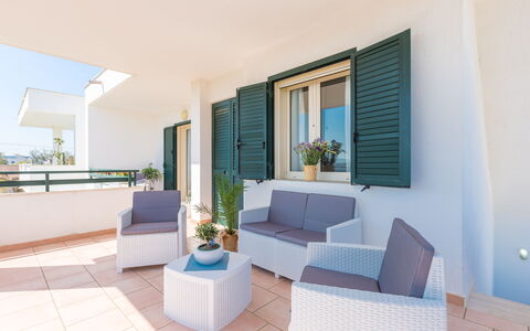 Appartamento Panorama Sul Mare: Propiedad, Habitación, Edificio, Diseño De Interiores, Mueble, Casa, Bienes Raíces, Sala, Departamento, Suelo