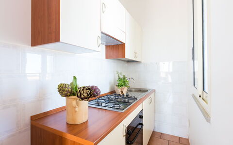 Appartamento Panorama Sul Mare: Propiedad, Habitación, Mueble, Diseño De Interiores, Bienes Raíces, Planta De Casa, Cocina, Casa, Edificio, Suelo