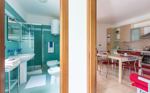 Prato Inglese Sinistro: Lavabo, Edificio, Propiedad, Espejo, Mueble, Grifo, Arreglo De Tubería, Diseño De Interiores, Baño