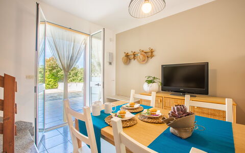 Villa Salento: Mesa, Propiedad, Mueble, Madera, Encendiendo, Diseño De Interiores, Amarillo, Suelo, Sala, Piso