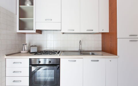 Villa Salento: Gabinetes, Mostrador, Fregadero, Lavabo, Edificio, Grifo, Estufa De Cocina, Aparato De Cocina, Cocina, Diseño De Interiores