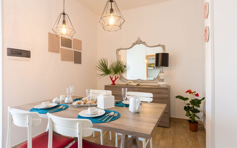 Villa Stelladali: Habitación, Propiedad, Mueble, Comedor, Diseño De Interiores, Edificio, Mesa, Turquesa, Pared, Casa