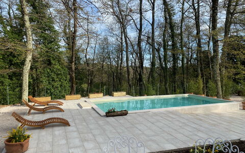 Villa La Casa Bianca: Propiedad, Planta, Cielo, Árbol, Piscina, Mueble Para Exteriores, Sombra, Diseño De Interiores, Hierba, Bienes Raíces
