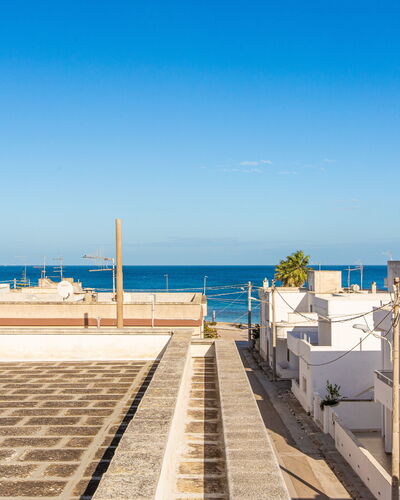 La Terrazza Vista Mare Di Marco: Cielo, Tiempo De Día, Propiedad, Mar, Techo, Arquitectura, Azur, Horizonte, Vacaciones, Bienes Raíces