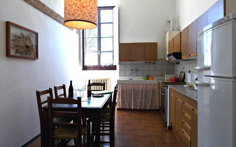 Villa Sandra: Habitación, Mueble, Propiedad, Edificio, Cocina, Mostrador, Suelo, Diseño De Interiores, Gabinetes, Casa