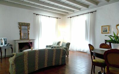 Senni 6: Habitación, Propiedad, Edificio, Mueble, Diseño De Interiores, Techo, Sala, Casa, Bienes Raíces, Suelo