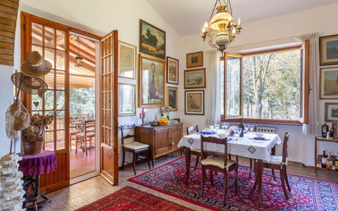 Villa Campiglia: Habitación, Propiedad, Mueble, Diseño De Interiores, Edificio, Comedor, Casa, Techo, Bienes Raíces, Casa