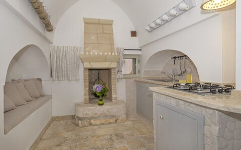 Masseria Pagliamonte: Propiedad, Habitación, Diseño De Interiores, Edificio, Loseta, Arco, Arquitectura, Inmuebles, Bienes Raíces, Suelo