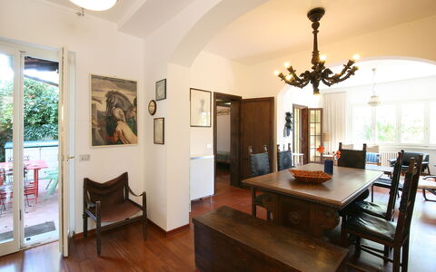 Villa Del Forte: Habitación, Propiedad, Diseño De Interiores, Mueble, Techo, Comedor, Edificio, Suelo, Suelos De Madera, Sala