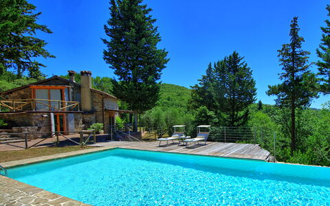 Casa Fioraie: Piscina, Propiedad, Bienes Raíces, Casa, Inmuebles, Ocio, Casa, Edificio, Árbol, Vacaciones