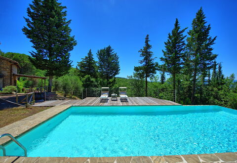 Casa Fioraie: Piscina, Propiedad, Paisaje Natural, Ocio, Bienes Raíces, Inmuebles, Casa, Hierba, Vacaciones, Árbol