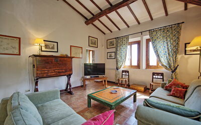 Bibbiano 1: Habitación, Propiedad, Mueble, Edificio, Diseño De Interiores, Casa, Sala, Techo, Bienes Raíces, Habitación