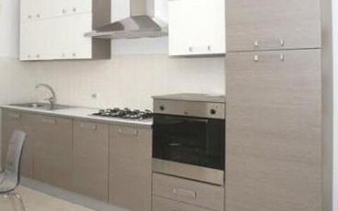 Residence Montesarago: Gabinetes, Mostrador, Mueble, Edificio, Propiedad, Grifo, Lavabo, Fregadero, Cajón, Cocina