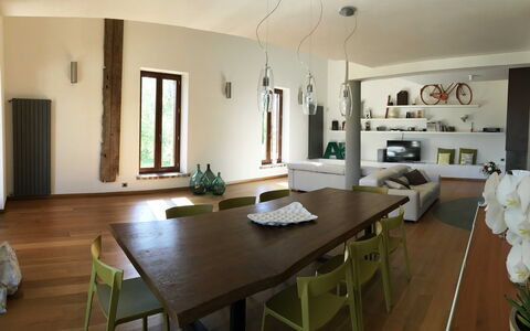 Casale De Conti: Habitación, Propiedad, Mueble, Diseño De Interiores, Edificio, Suelos De Madera, Comedor, Madera Dura, Suelo, Casa