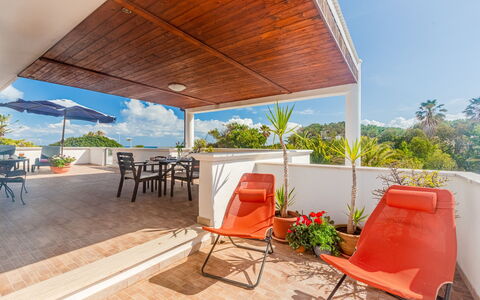 Villa Pantanagianni Beach: Cielo, Planta, Mueble, Propiedad, Silla, Mesa, Sombra, Mueble Para Exteriores, Diseño De Interiores, Árbol