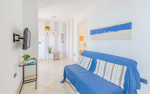 Villa Pantanagianni Beach: Propiedad, Mueble, Edificio, Azur, Casa, Comodidad, Diseño De Interiores, Arquitectura, Madera, Sala