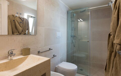 Corte dei Messapi | Sleeps 24: Arreglo De Tubería, Habitación, Arquitectura, Propiedad, Pared, Diseño De Interiores, Lavabo Del Baño, Baño, Loseta, Asiento Del Baño