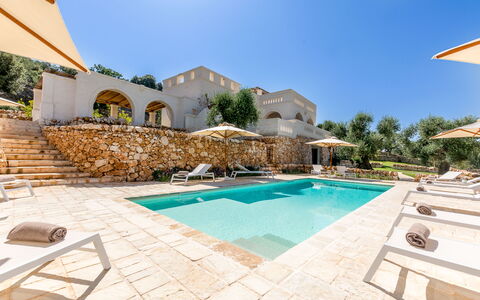 Corte dei Messapi | Sleeps 24: Piscina, Propiedad, Edificio, Bienes Raíces, Inmuebles, Casa, Villa, Vacaciones, Recurso, Casa
