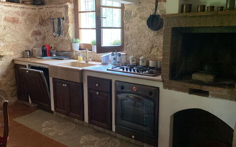Beautiful Stone Country Villa: Mostrador, Gabinetes, Propiedad, Fregadero, Lavabo, Grifo, Cocina, Estufa De Cocina, Ventana, Aparato De Cocina