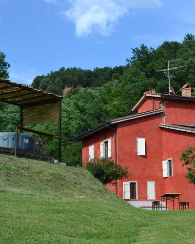 Agriturismo Il Giaggiolo without Pool: Casa, Propiedad, Casa, Paisaje Natural, El Terreno Del Lote, Edificio, Bienes Raíces, Área Rural, Cabaña, Hierba