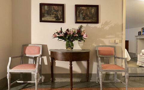 Il Mezzanino: Habitación, Mueble, Mesa, Diseño De Interiores, Comedor, Suelo, Silla, Cocina Y Comedor Mesa, Edificio, Sala
