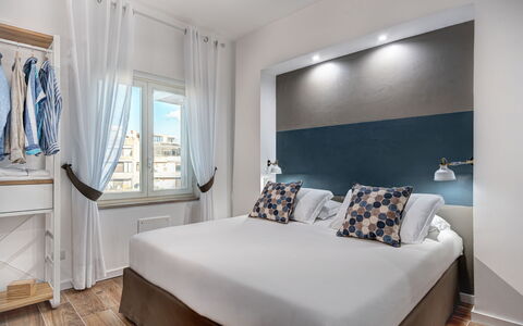 Luxury Blues Apartment: Mueble, Azul, Comodidad, Gabinetes, Diseño De Interiores, Suelo, Piso, Ventana, Edificio