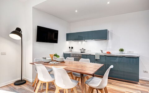 Luxury Blues Apartment: Gabinetes, Propiedad, Mueble, Mostrador, Madera, Mesa, Cocina, Diseño De Interiores, Encendiendo, Silla