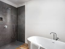 luxury-blues-apartment-sorrento-apartment-bathroom