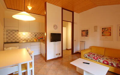 Libeccio: Habitación, Propiedad, Edificio, Diseño De Interiores, Mueble, Casa, Techo, Bienes Raíces, Desván, Sala