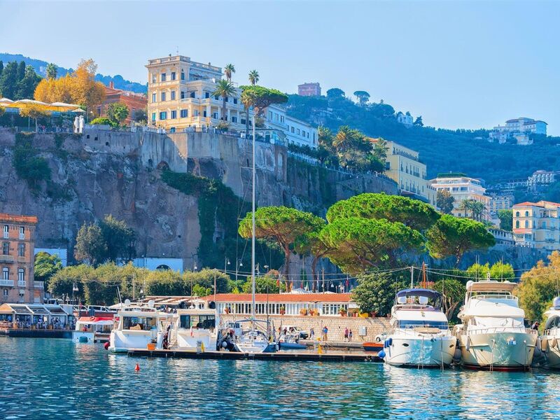 sailing-home-sorrento-apartment-external