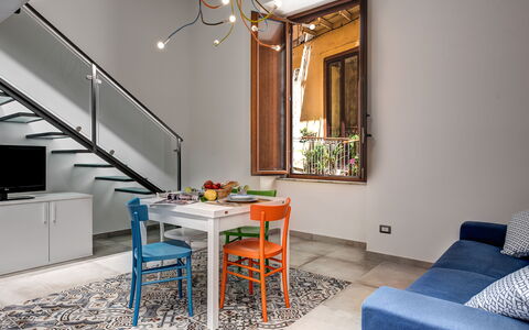 Loft In Sorrento: Espejo, Mueble, Mesa, Gabinetes, Edificio, Sofá, Mostrador, Madera, Encendiendo, Diseño De Interiores