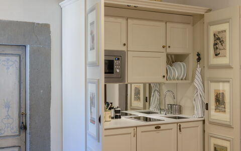 Casa Annateresa: Gabinetes, Propiedad, Mostrador, Lavabo, Madera, Diseño De Interiores, Cocina, Aparato De Cocina, Estante