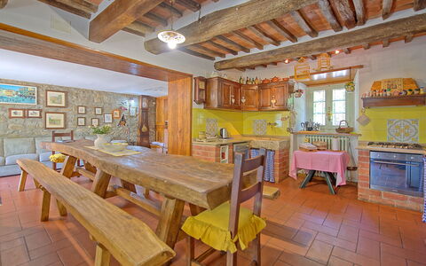 Casale San Martino: Propiedad, Habitación, Edificio, Mueble, Bienes Raíces, Casa, Mesa, Diseño De Interiores, Cabaña, Techo