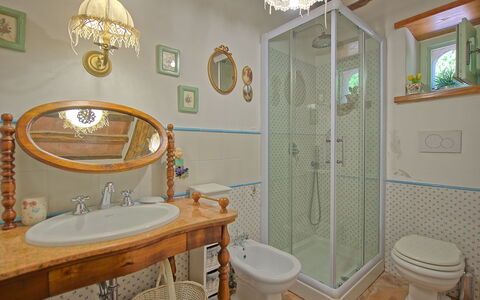 Casale San Martino: Baño, Habitación, Propiedad, Casa, Bienes Raíces, Diseño De Interiores, Edificio, Casa, Inmuebles, Suelo