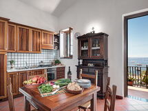 la-baia-dello-chalet-massa-lubrense-appartament-kitchen